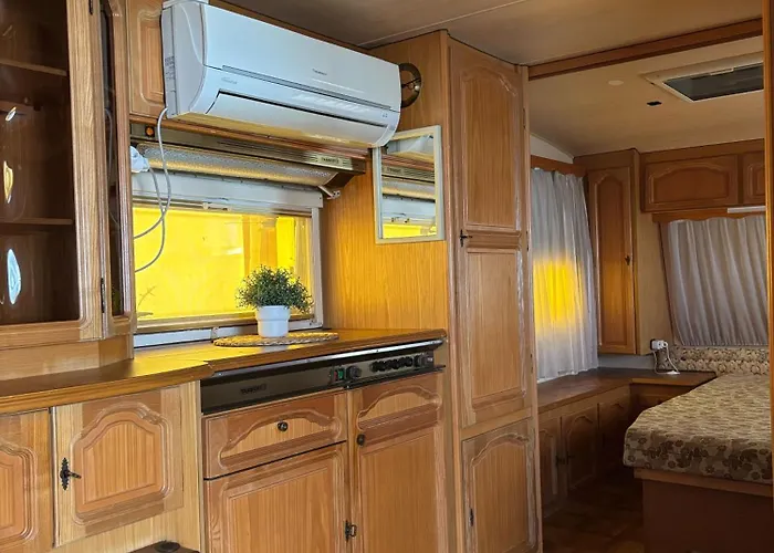 каравана рапунцел - Rapunzel Caravan Campsite *